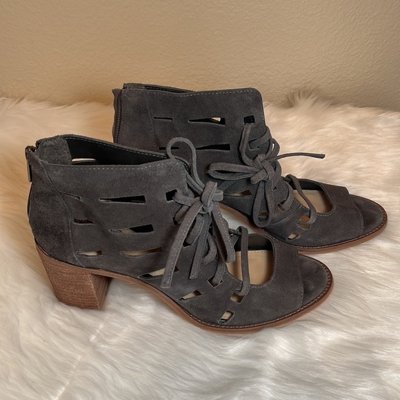 Vince Camuto Gray Open Toe Lace Shoes - Picture 2 of 14